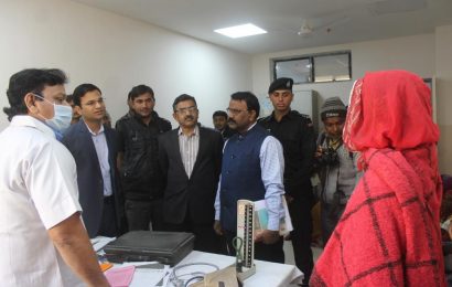 चिकित्सालय मंे सफाई व्यवस्था सुधारें,स्टाफ नर्स को निलंबित करने के निर्देश