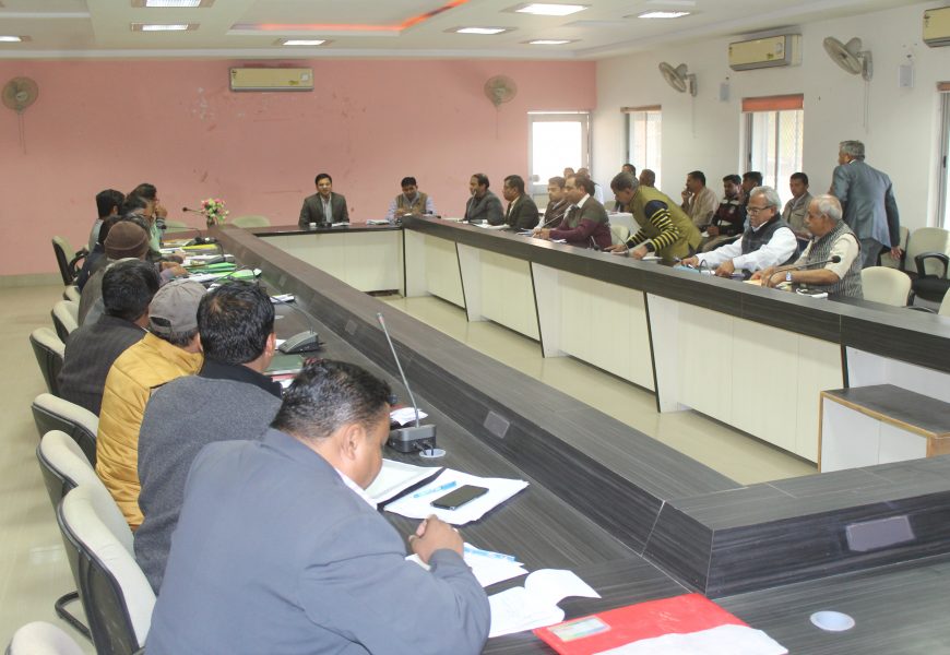 अधिकारी संवेदनशीलता से कार्य कर आमजन को राहत पहुंचाएंः गुप्ता